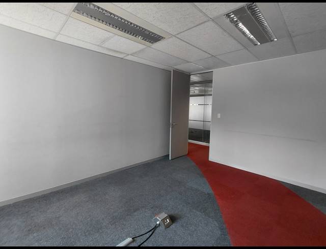 382M² OFFICE TO LET IN BRYANSTON